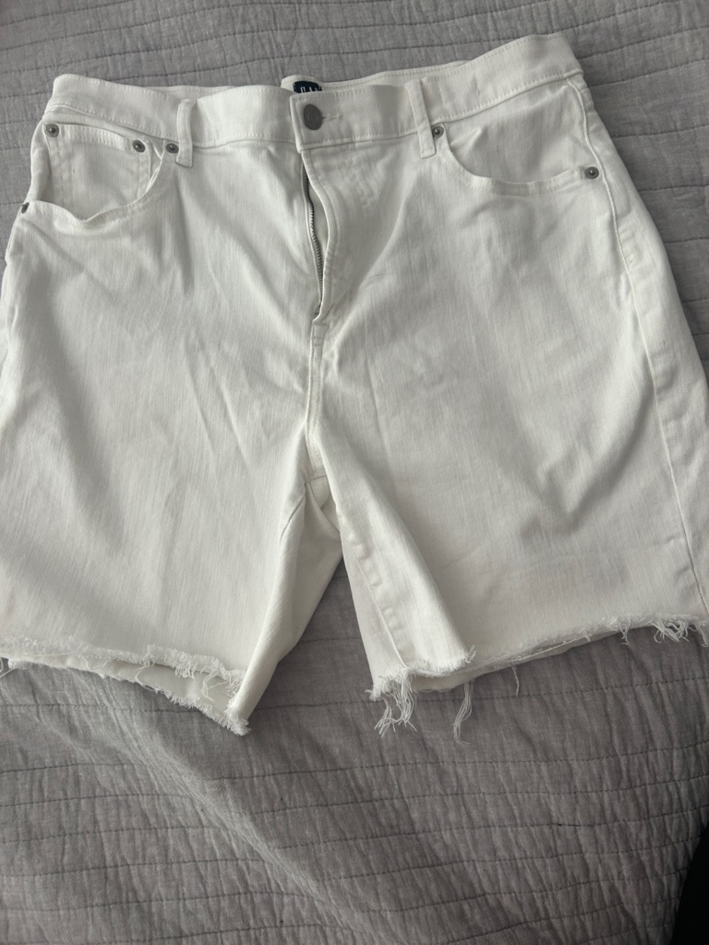 GAP White Denim Frayed Hem Women's Shorts